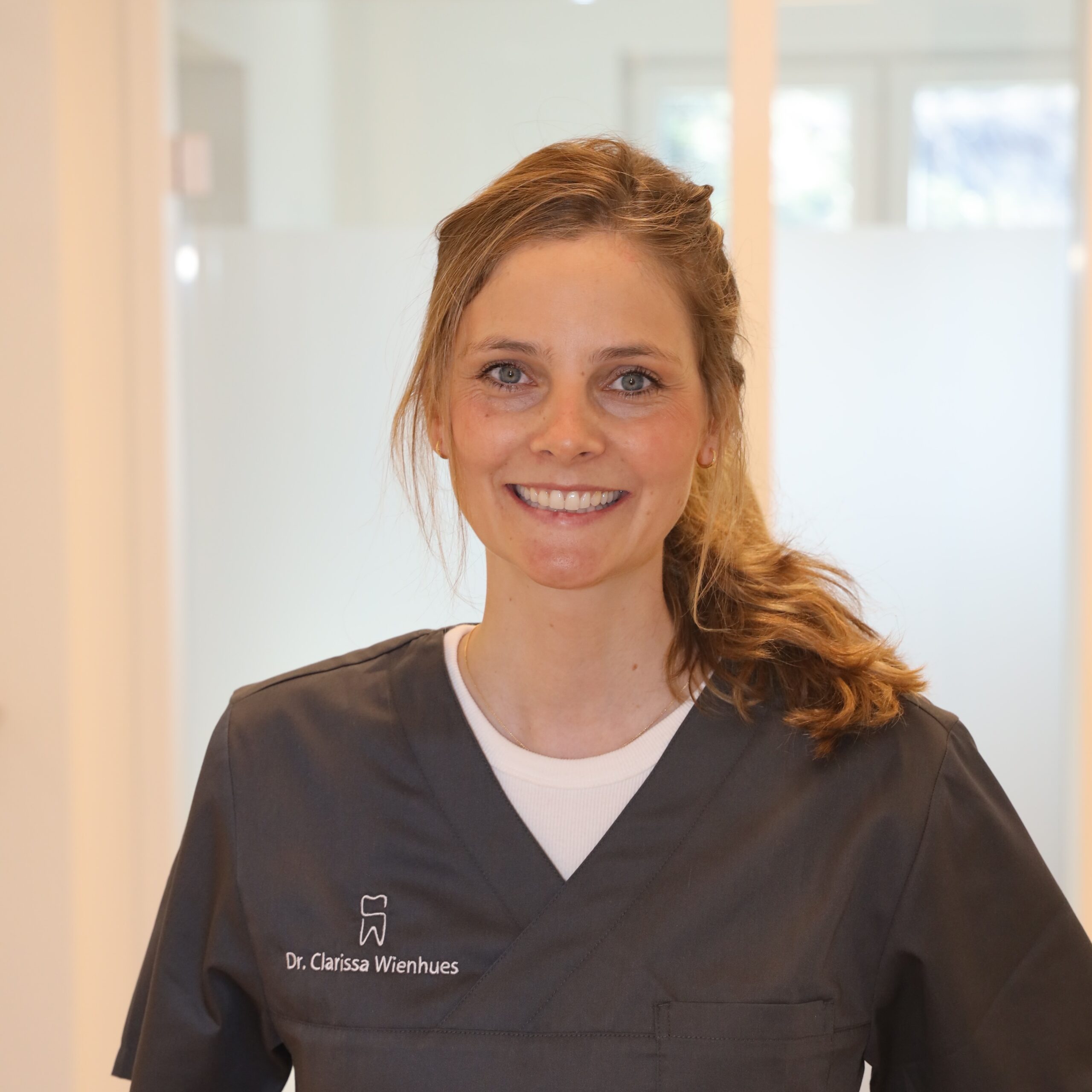 Dr. Clarissa Wienhues